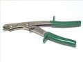 WISS    M-10R  STANDARD CUTTER �31.31 Wiss Metalmaster Shears

Wiss Metalmaster Shears For The Cutting Of Autopanels, Sheet Metal, Vinyl Floor Tiles, Heating And Ventilation Ducting, Printed Circuit Boards Etc.

Size 10in