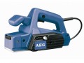 AEG H500 240V 500W PLANER 82MM �69.95 Aeg H500 240v 500w Planer 82mm
&nbsp;
Features:


Automatic Swing Guard (radial And Front Protection) For Outstanding Safety And Efficiency 

Connection For Dust Bag Or Absorption System 

Fa