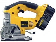 DEWALT DC330KA 18VOLT CORDLESS JIGSAW KIT SUPPLIED WITH 2 x 2.4AMP BATTERIES �234.84