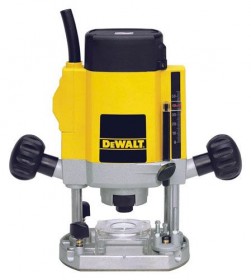 DEWALT DW615 240VOLT ROUTER