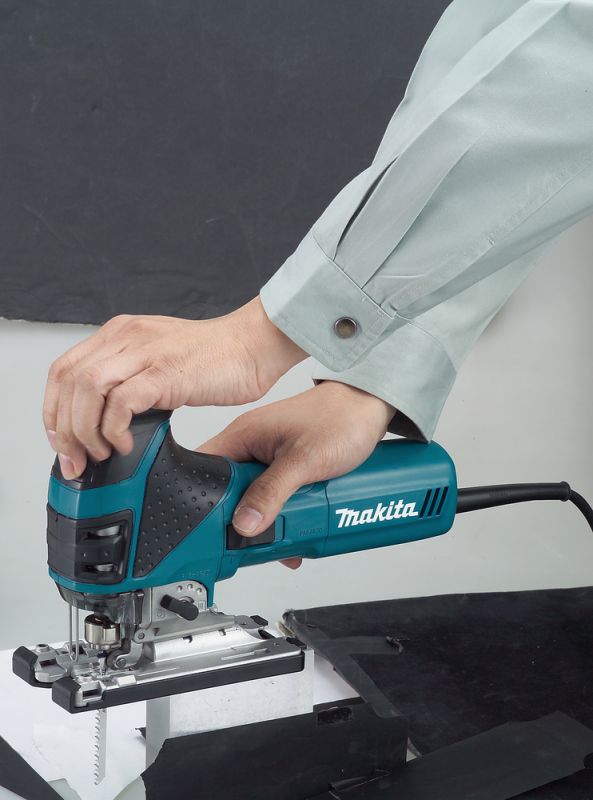 Makita 4351FCT 240volt Body Grip Jigsaw With Work Light at D M Tools