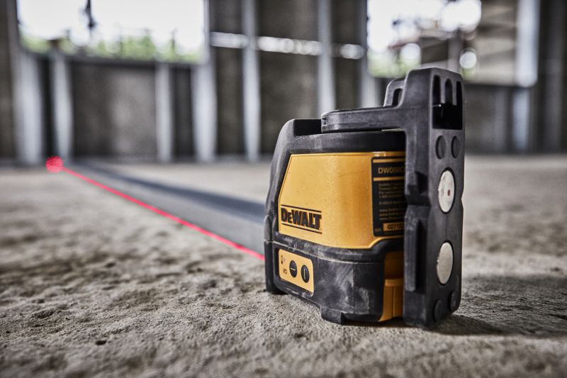 Dewalt DW088K Cross Line Laser With at D&M Tools