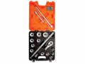 Bahco SLX17 Socket Set 17 Piece 3/4in Drive £329.99 The Bahco 3/4in Drive 17 Piece Metric Socket Set Consisting Of:  12 X 3/4in Hex Sockets: 22, 24, 30, 32, 33, 34, 36, 38, 41, 46 & 50mm.2 X 3/4in Extension Bars: 200 & 400mm.1 X 3/4in Reversibl
