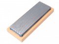 D.M.T. 6IN WHETSTONE IN WOODEN BOX 325G COA £49.95 Dmt Whetstone
6in Diamond Whetstone Is Ideal For Kitchen Use And For The Honing Of Smaller Workshop Tools.
It Is Supplied In A Hardwood Box.
Fitted With Non-slip Rubber Feet.
Coa