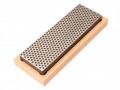 D.M.T. 6IN WHETSTONE IN WOODEN BOX 220G EX COA £58.95 Dmt Whetstone
6in Diamond Whetstone Is Ideal For Kitchen Use And For The Honing Of Smaller Workshop Tools.
It Is Supplied In A Hardwood Box.
Fitted With Non-slip Rubber Feet.
Ext