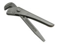 Footprint 698W Loose Bolt Pipe Wrench 9in £18.50 Footprint 698w Loose Bolt Pipe Wrench 9in
The Footprint Pipe Wrenches Have Drop Forged Hooks And Are Fitted To A Pressed Steel Frame. The Teeth Are Induction Hardened To Ensure A High Gri