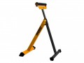 ToughBuilt Roller Stand £29.99 The Toughbuilt® Heavy-duty Roller Stand Is Ideal When Guidance Is Needed To Support And Keep Long Workpieces, Such As Pipes Or Wood, Steady And Level.
This Roller Stand Features A Box Tube Fram