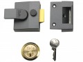 Yale Locks 85 Deadlocking Nightlatch DMG Finish Brass Cylinder 40mm Backset Boxed £32.21 The Yale 85 Series Deadlocking Standard Nightlatch Security Locks Are Some Of The Most Widely-used Front Door Latches. They Are Key Operated From The Outside And Lever Handle Operated From The Inside.